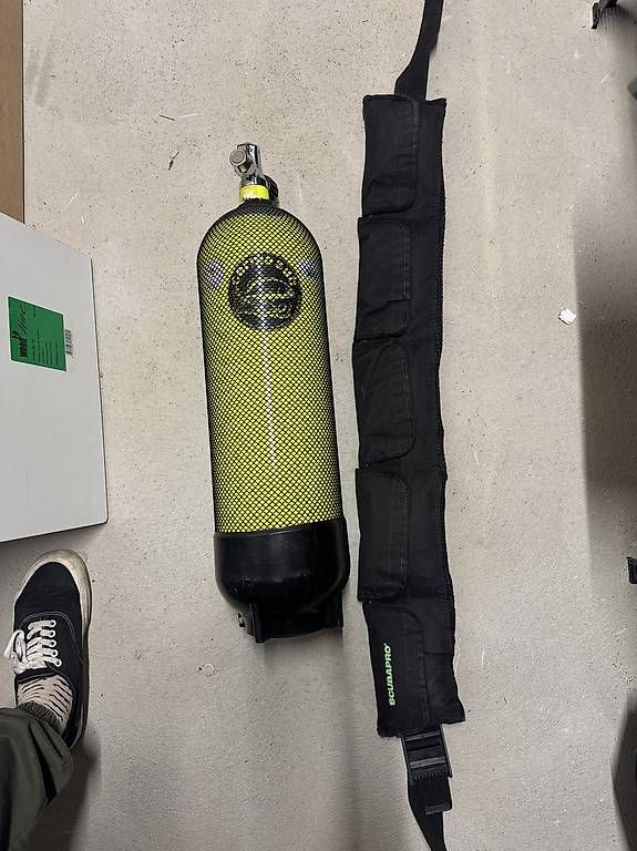 Mute per immersioni: Taucherausrüstung – Usato da Zürich venduto da Hanglooi