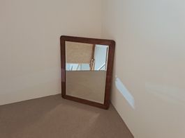 Alter Spiegel mir geschliffenem Glas