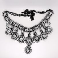 Halskette - Gürtel - Collier  Strass Steine neuwertig