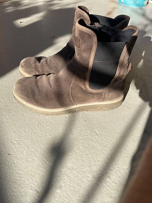 Superfit Chaussures filles: Winter Stiefeletten Superfit Gr. 38 – D'occasion à Nussbaumen AG par GeorgiaB