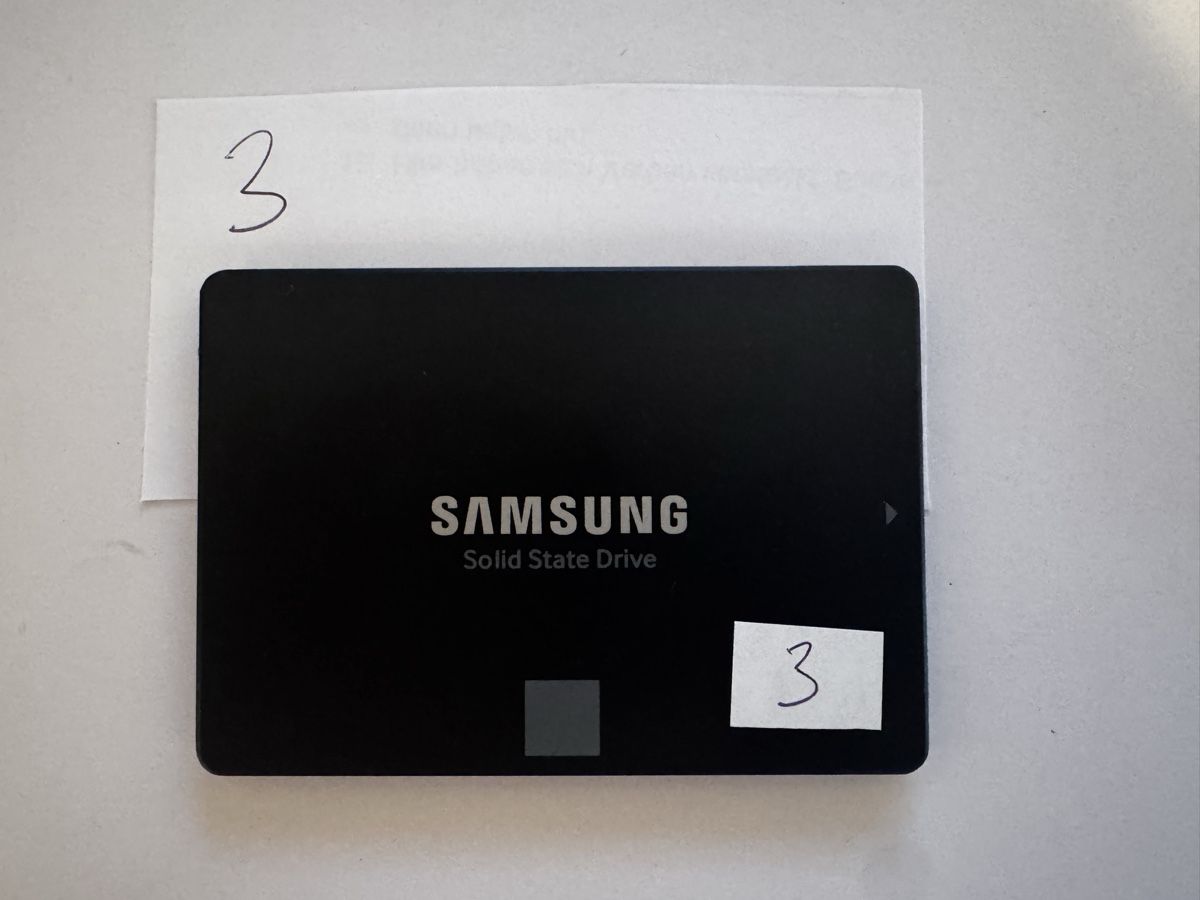 Samsung Dischi rigidi: Samsung SSD 860 EVO 1TB [3] – Nuovo (secondo la descrizione) da Reinach BL venduto da leo_d9bs