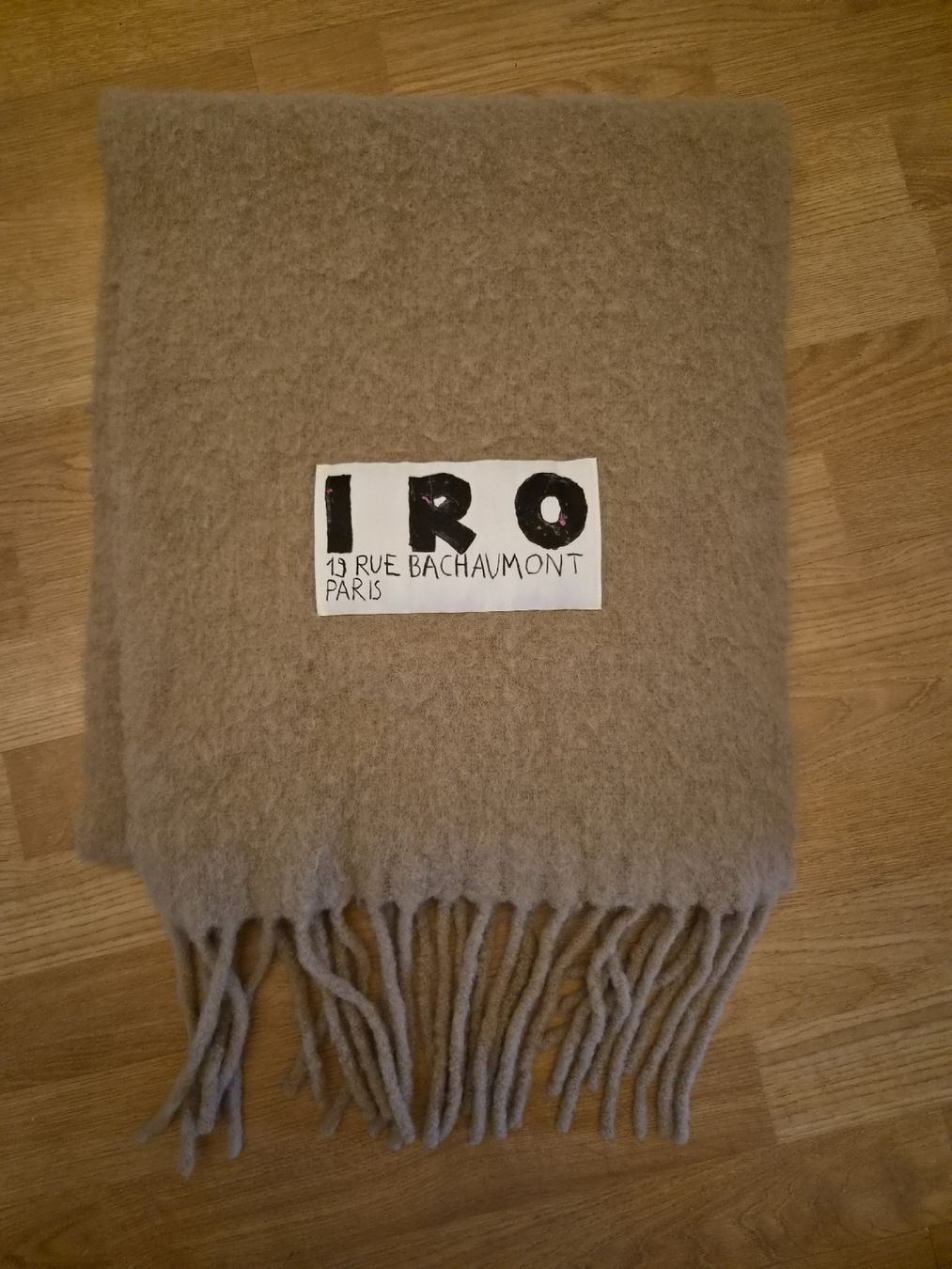 Foulard & Sciarpe: Schal von Iro – Usato da Herzogenbuchsee venduto da 1F1D15EC