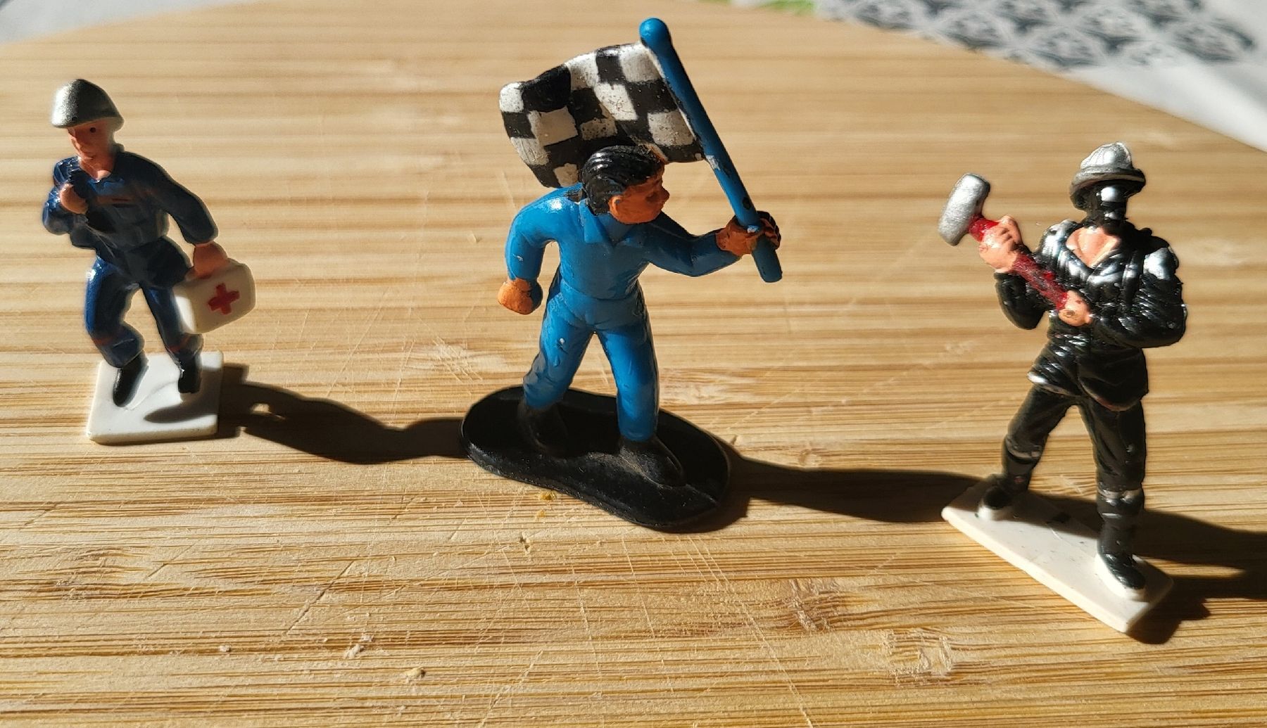 Giocattoli: Lot de figurines vintage – Usato da Martigny venduto da Malamike
