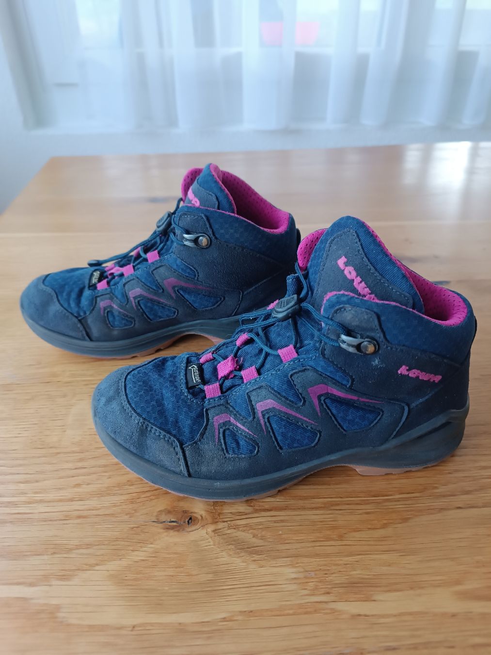 Lowa Scarpe per ragazze: Lowa Wanderschuhe / Trekkingschuhe in Grösse 33  – Usato da Heiden venduto da Sotema 2