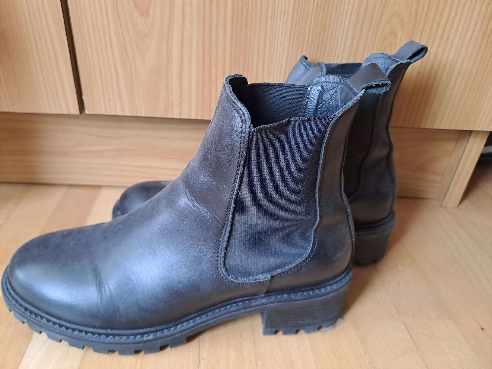 Scarpe da donna: Schwarze Stiefel Grösse 38 von 5th Avenue – Usato da Zürich venduto da Mnd