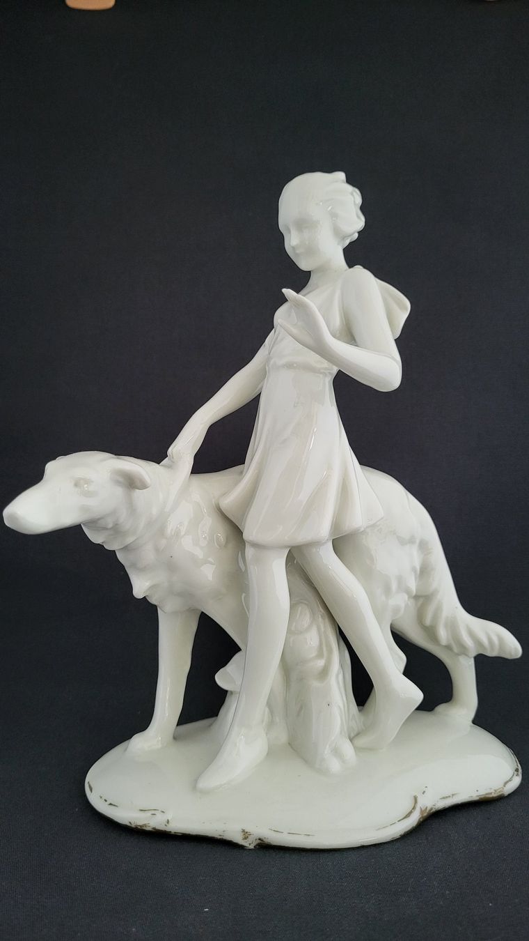 Statuette: Art Deco-Figur DAME MIT WINDHUND – Usato da Basel venduto da spinne02