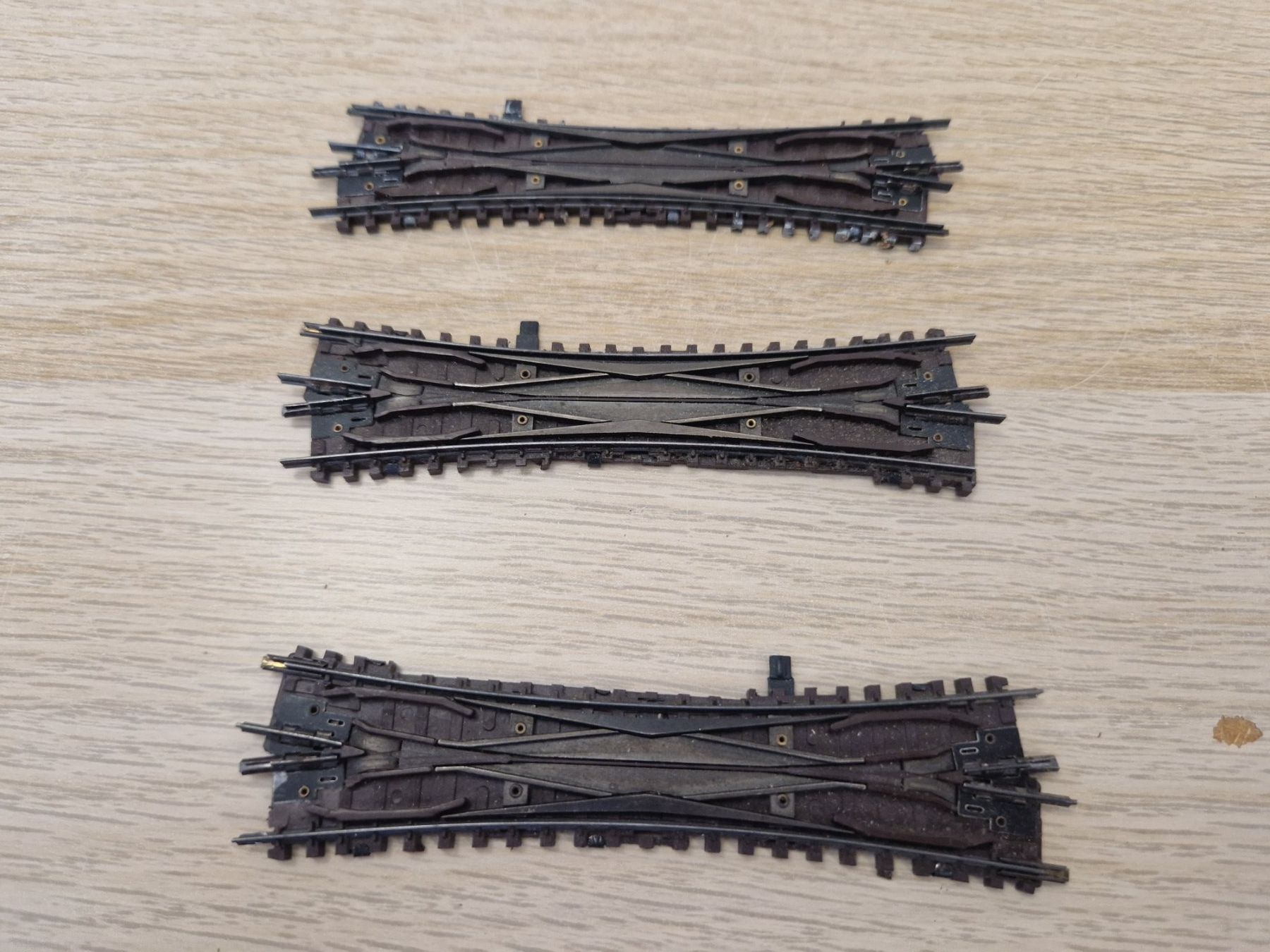 Arnold Modellini di ferrovie: Arnold N 3 x 1721 Kreuzungsweiche – Usato da St-Aubin-Sauges venduto da tantome
