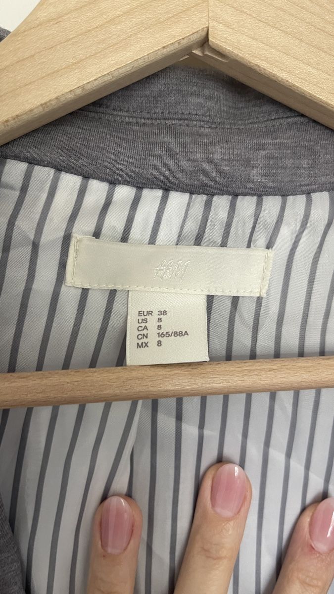 H&M Giacche: Blazer grau H&M Gr. 38 – Nuovo (secondo la descrizione) da Lausen venduto da sim_hgp6 1