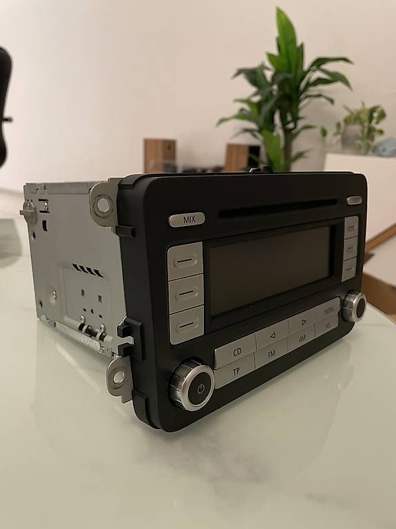 Radio: Original Golf 5 Autoradio – Usato da Flawil venduto da safrans 1