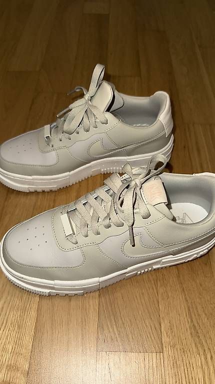Scarpe da uomo: Nike Airforce 1  – Usato da Effretikon venduto da lil_vgd5