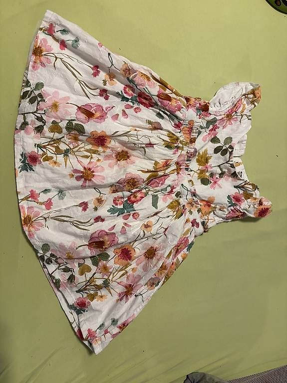 Next Vestiti & Gonne: Herziges Blumenkleid von Next 12-18 Monate – Nuovo (secondo la descrizione) da Rumlikon venduto da ste_5jgh