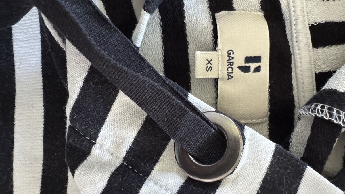 Pullover & Sweatshirts: Garcia Kapuzenpullover, XS – Gebraucht aus Abtwil SG von monchy01 1