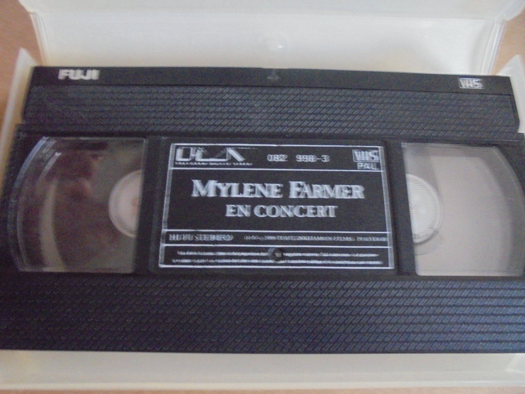 Tutti i VHS: Mylène FARMER " En Concert " rare VHS 1990 – Usato da Crissier venduto da Promopost 3