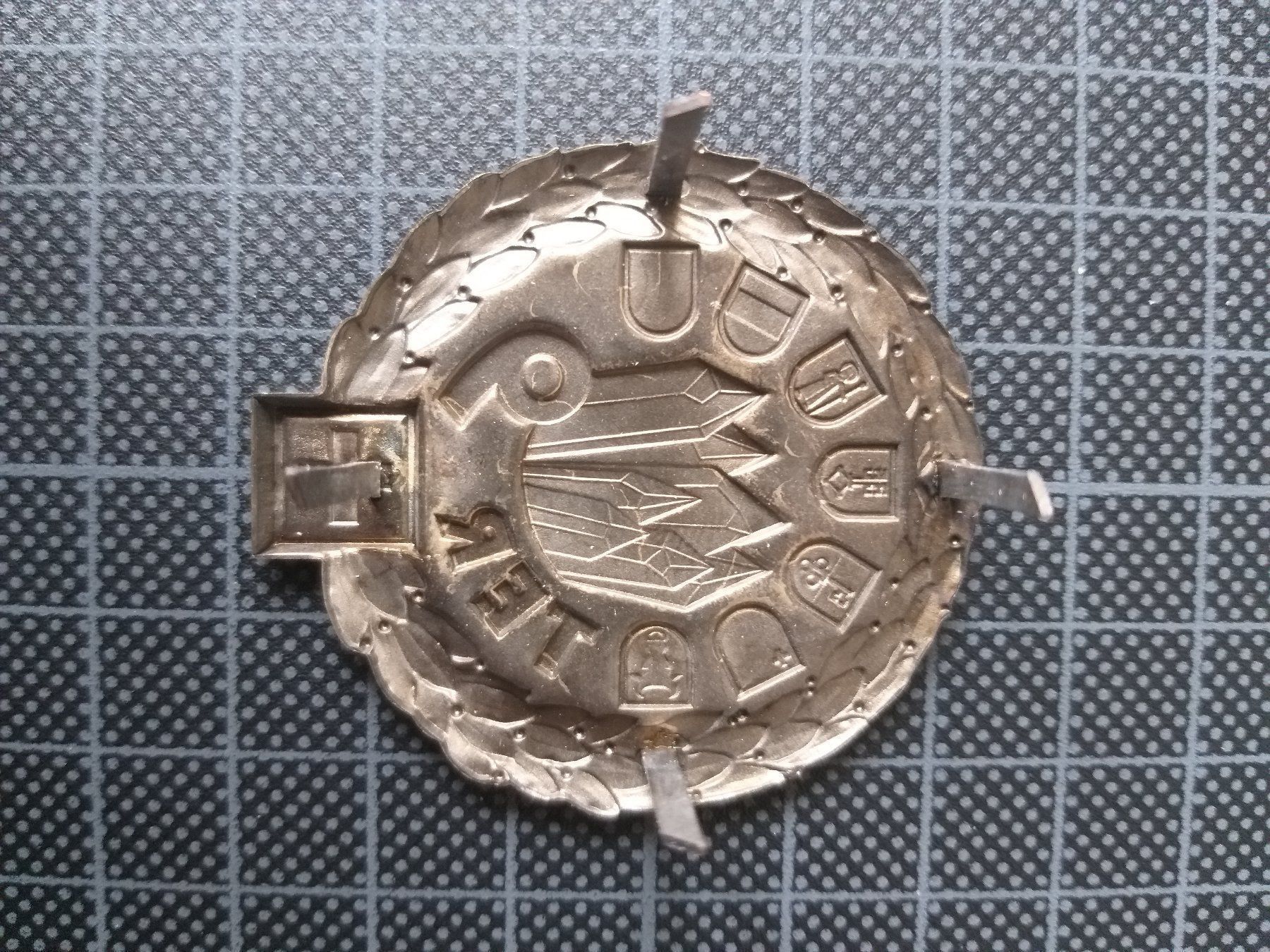 Placchette & Badge: BéretemblemTerritorialdivision 9 V2 – Nuovo (secondo la descrizione) da Bauma venduto da SwissMilitaria 1