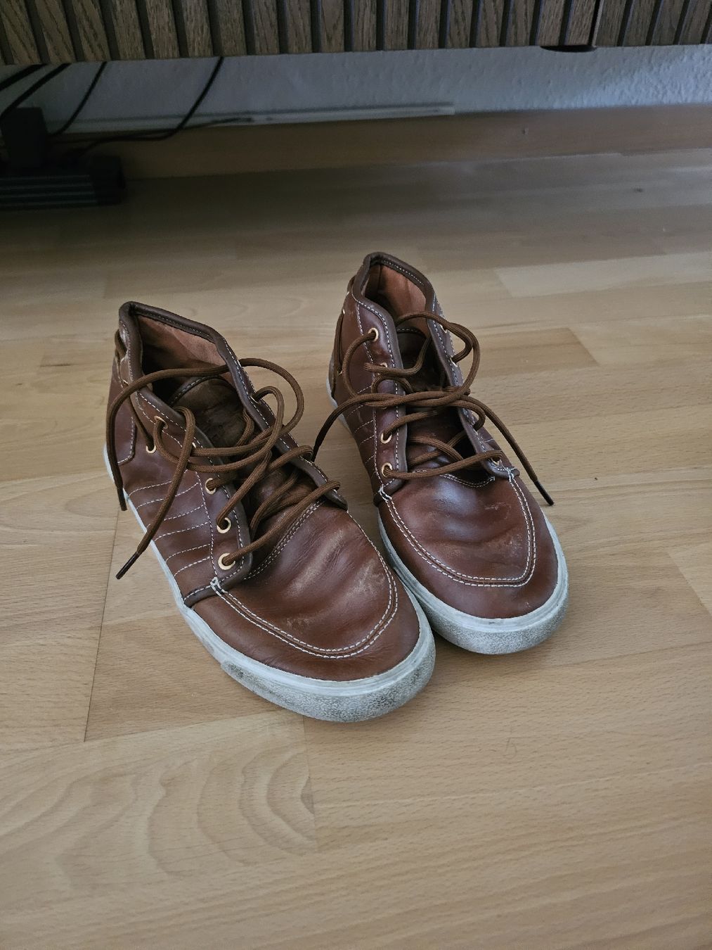 Adidas Scarpe da uomo: Stylische braune Adidas Sneaker Gr.41 1/2 – Usato da Zürich venduto da -iwan-