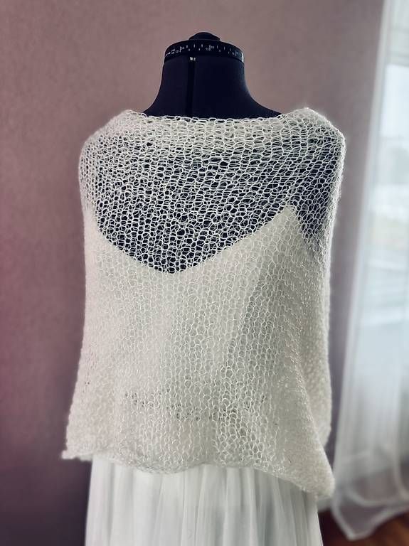 Foulard & Sciarpe: Brautschal/Loop aus Mohair, selbst gestrickt – Nuovo e nell'imballaggio originale da Schüpbach venduto da Bride2b 1