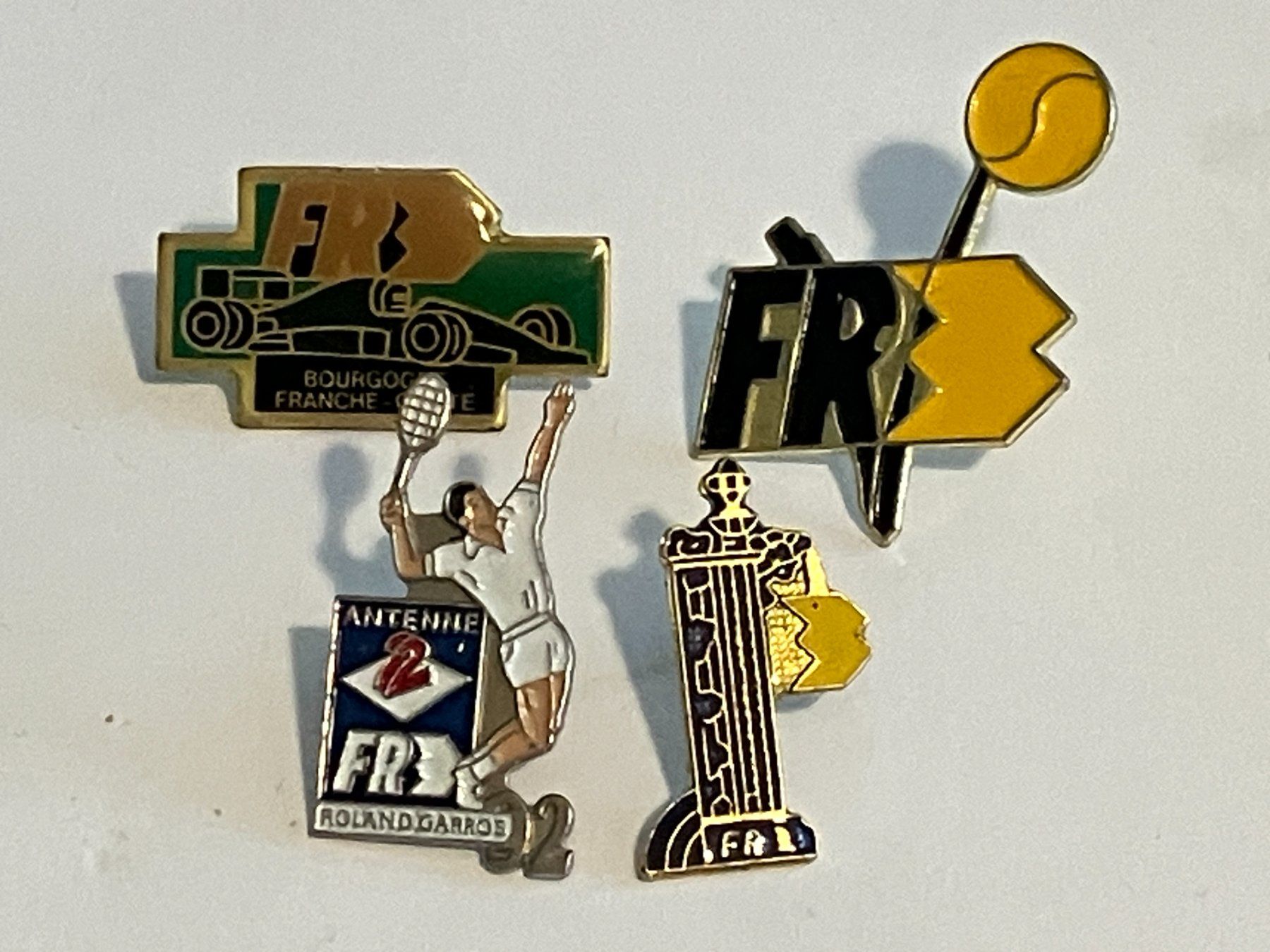 Placchette & Badge: 4 Pin FR3 – Usato da Basel venduto da djwwpp