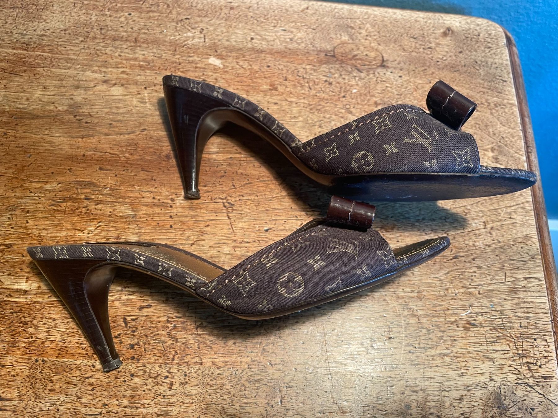 Louis Vuitton Chaussures femmes: Louis Vuitton Monogram Segeltuch Mules clogs Grösse 40 – D'occasion à Bern par Rigoler 1