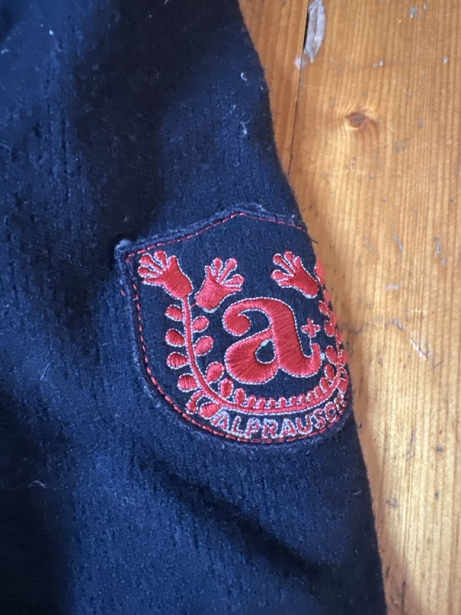 Alprausch Vestes: Wunderschöne Alprausch Winterjacke Grösse S – D'occasion à Trimmis par vai_9qzr 1