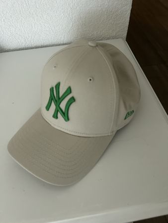 New York Yankees Baseball Cap - Cream & Green - Stylish!