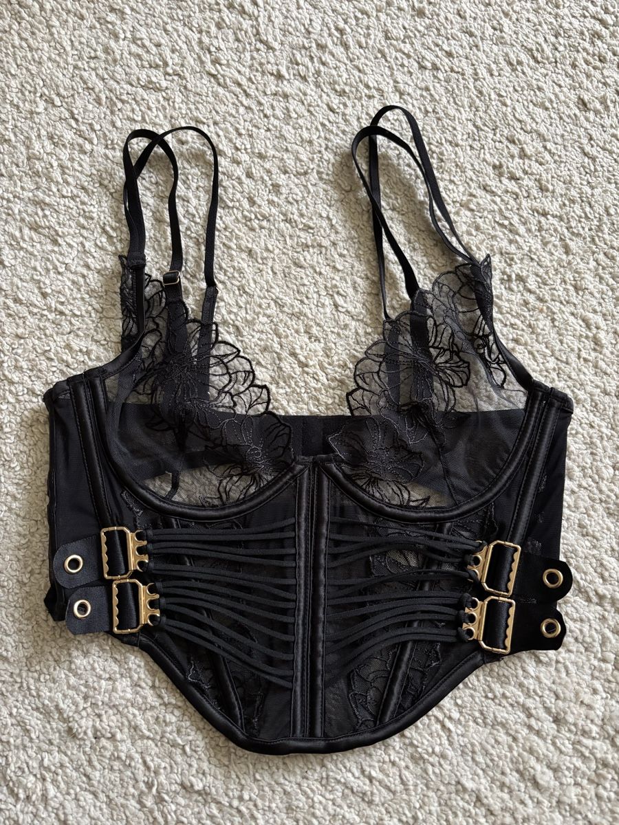 Hunkemöller Altra biancheria intima: Korsett Hunkemöller 70C – Usato da Basel venduto da Rose9917