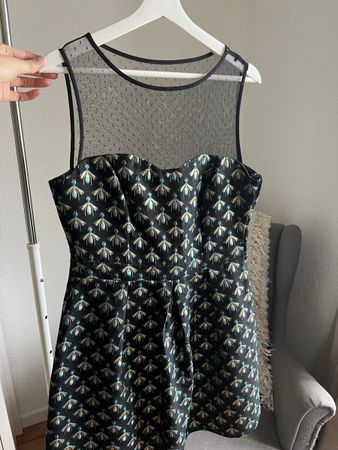 NAF NAF Kleid Grösse 40 mit schönem Muster