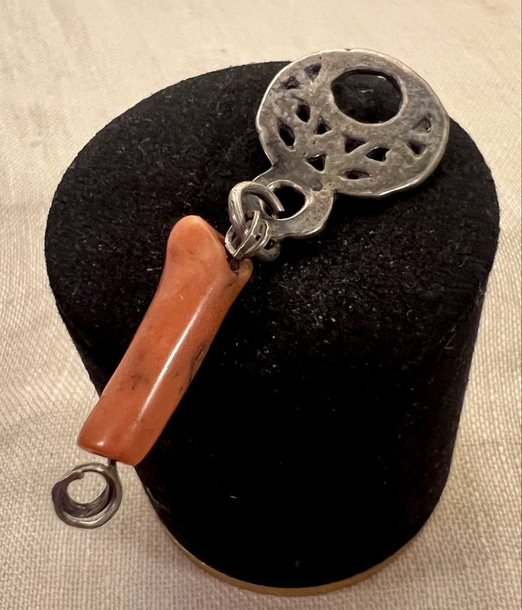 Ciondoli: Pendentif Authentique Berbère Corail Rouge Argent Ciselé – Usato da Genève venduto da ChineuseReveuse 1