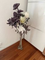 Künstlicher Blumenstrauss mit Vase guter Zustand