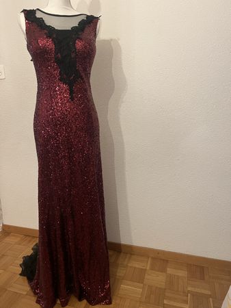 Rotes Paillettenkleid mit Spitze, Grösse 38- Festlich!
