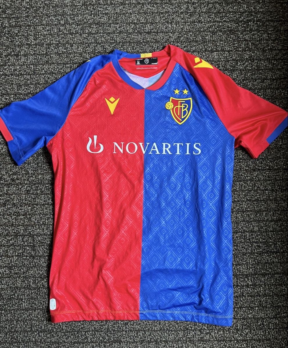Canottiere & Pantaloni: Fc Basel Macron Trikot 2022-23 Heim Grösse L – Usato da Basel venduto da kleinerprinz