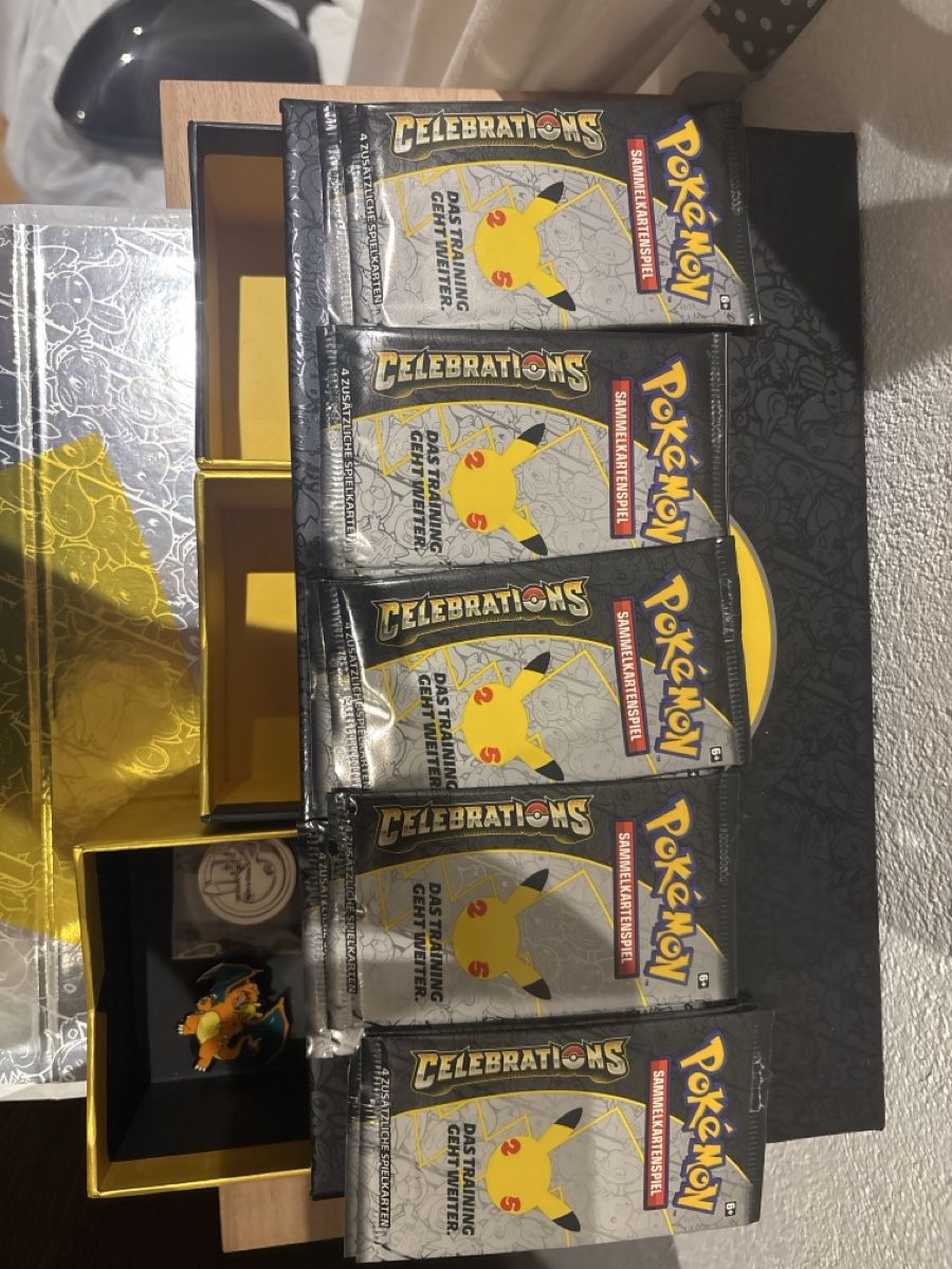 Pokémon Carte collezionabili: Celebration Booster 10Stk. + UPC Box – Nuovo (secondo la descrizione) da Anglikon venduto da raf_7sml 2