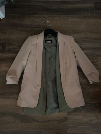 Zwei Blazer