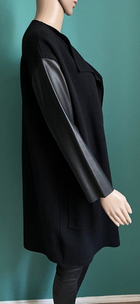 Zara Cappotti: Zara Damen schwarzer Cardigan – Usato da Wil SG venduto da Chilla88