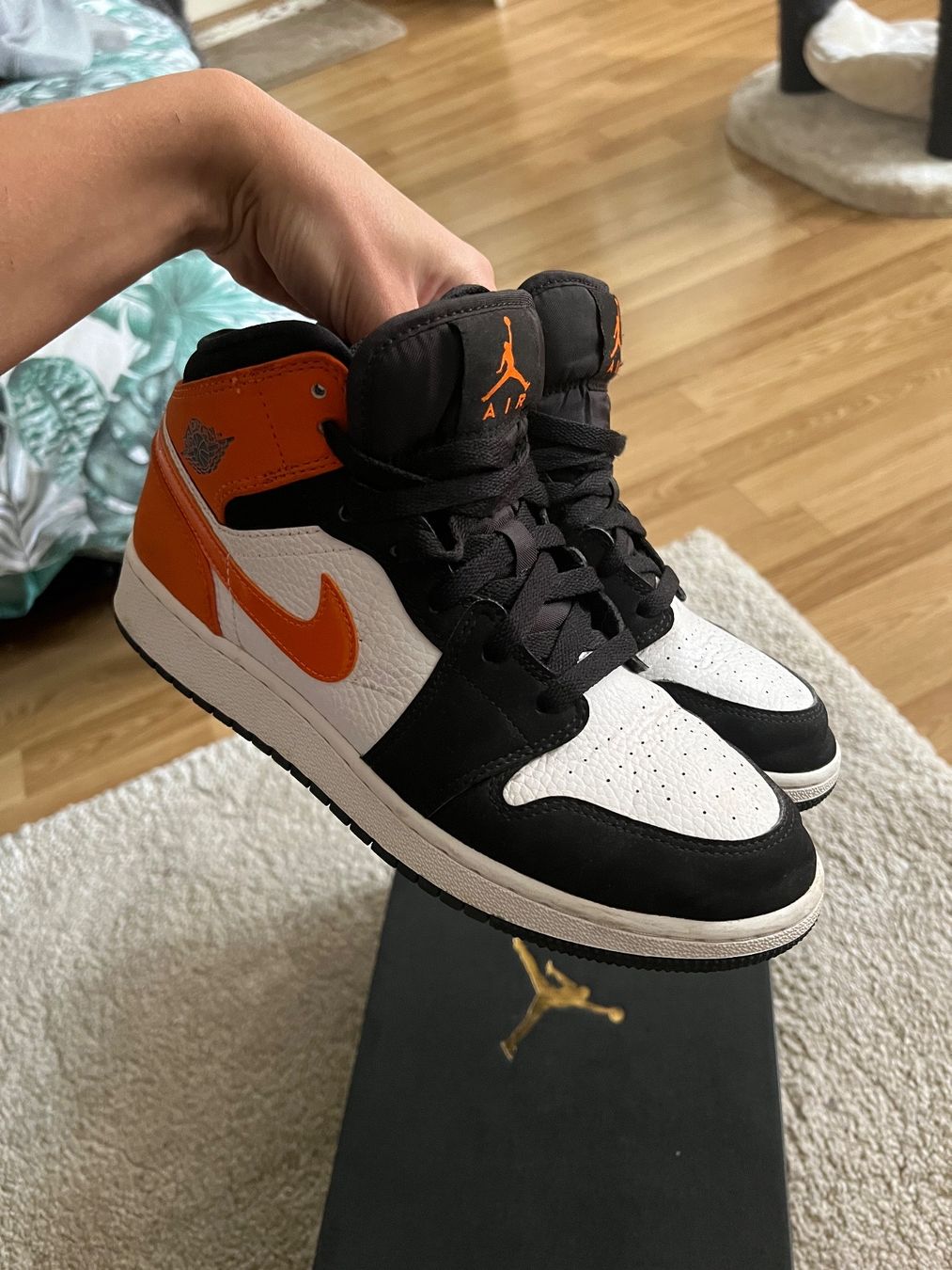 Nike Scarpe da uomo: Air Jordan 1 mid GS | Taille 39 | US 6.5Y – Nuovo (secondo la descrizione) da Charmey (Gruyère) venduto da ya_12 1