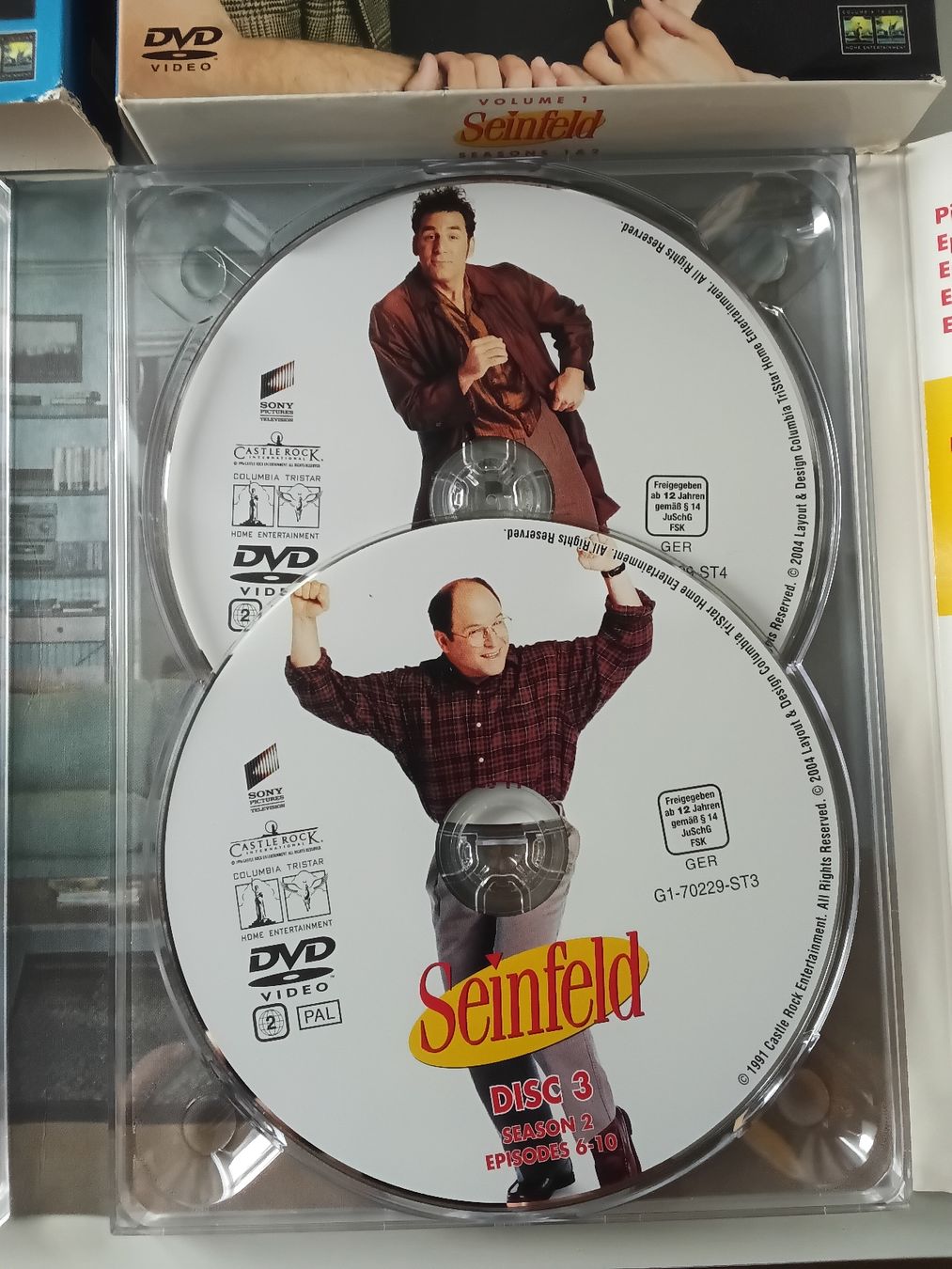 Tutti i DVDs: Seinfeld Seasons 1 & 2 DVD Box Set with 4 DVDs – Usato da Immensee venduto da vgitter 5