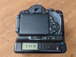 Canon 600 D = Canon Rebel T3i + GRIPP