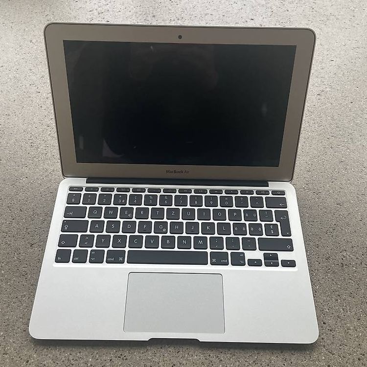 Apple Notebook: MACBOOK AIR – Usato da Biel/Bienne venduto da inf_ssm8