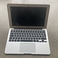 MACBOOK AIR