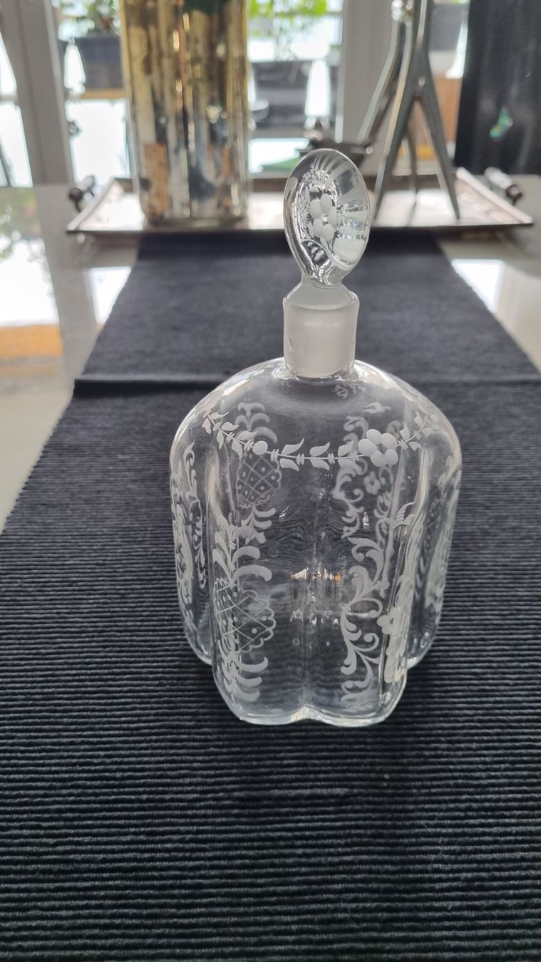 Caraffe: HISTORISCHE BLEIKRISTALL KARAFFE ENDE 19JH – Usato da Locarno venduto da ICARO8