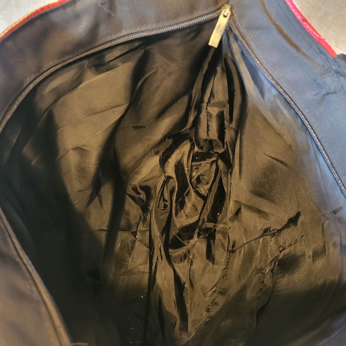 Taschen für Damen: Shopper Tasche mit bunter Strickerei – Gebraucht aus Tägertschi von TheChange 4