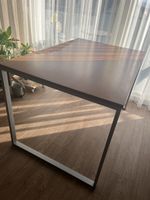 Bürotisch Stabil mit Metallgestell, gebrauchter Zustand