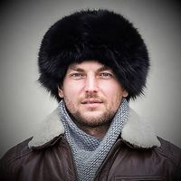 Mütze aus Fuchsfell, schwarz (Karibu Ushanka-Fliegermütze)