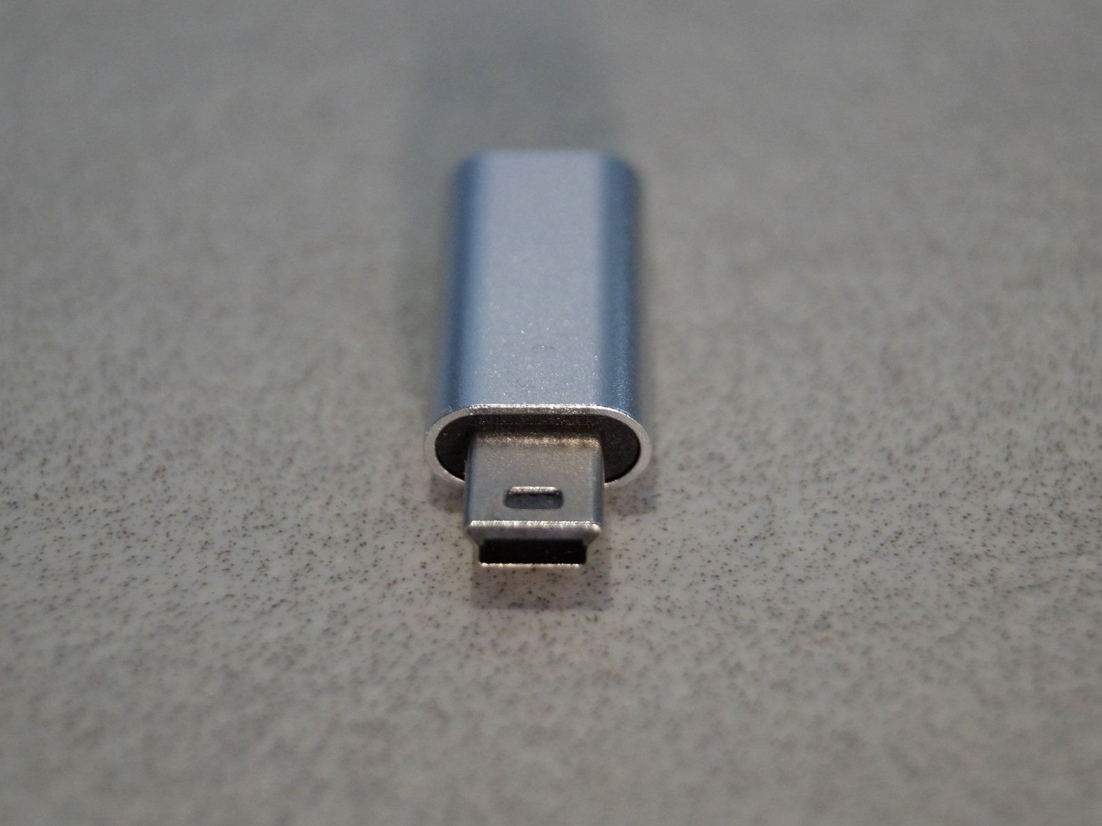 Unità & Adattatore: Adapter Mini USB 2.0 auf USB C in Aluhülle – Nuovo e nell'imballaggio originale da Aarburg venduto da 2..0 3