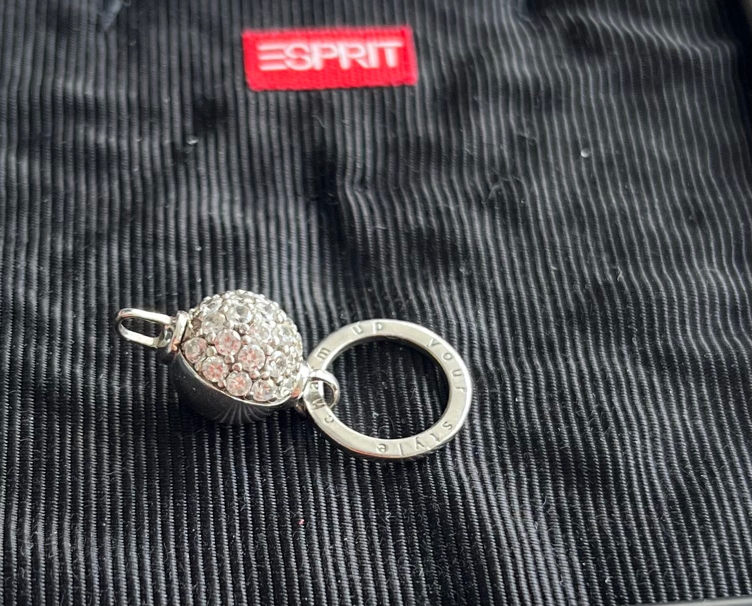 Esprit Ciondoli: Pendentif Esprit – Usato da Puplinge venduto da Cechth 1