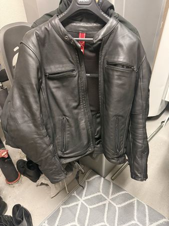Motorradjacke aus Leder