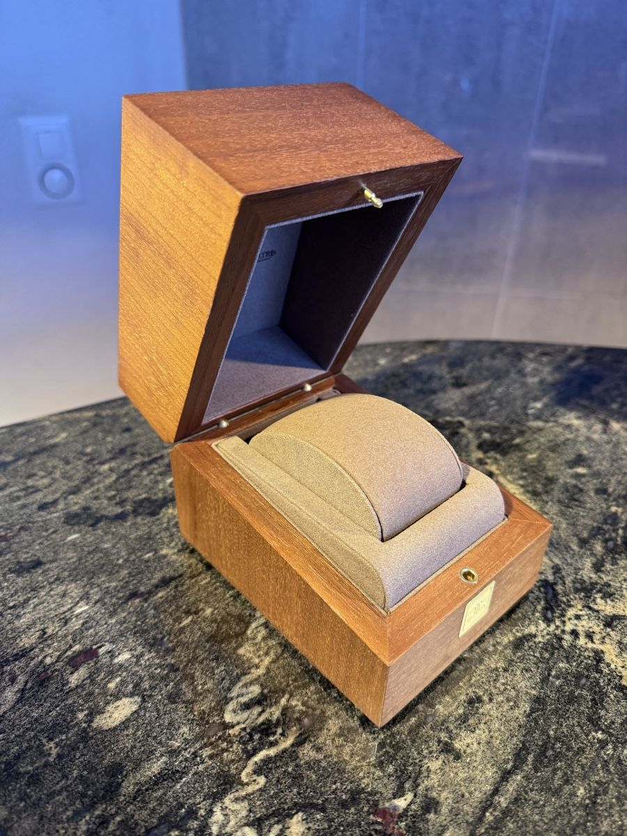 Uhrenboxen: Jaeger LeCoultre Uhrenbox in edlem Holz – Neu (gemäss Beschreibung) aus Oberrüti von HotRod1932 2