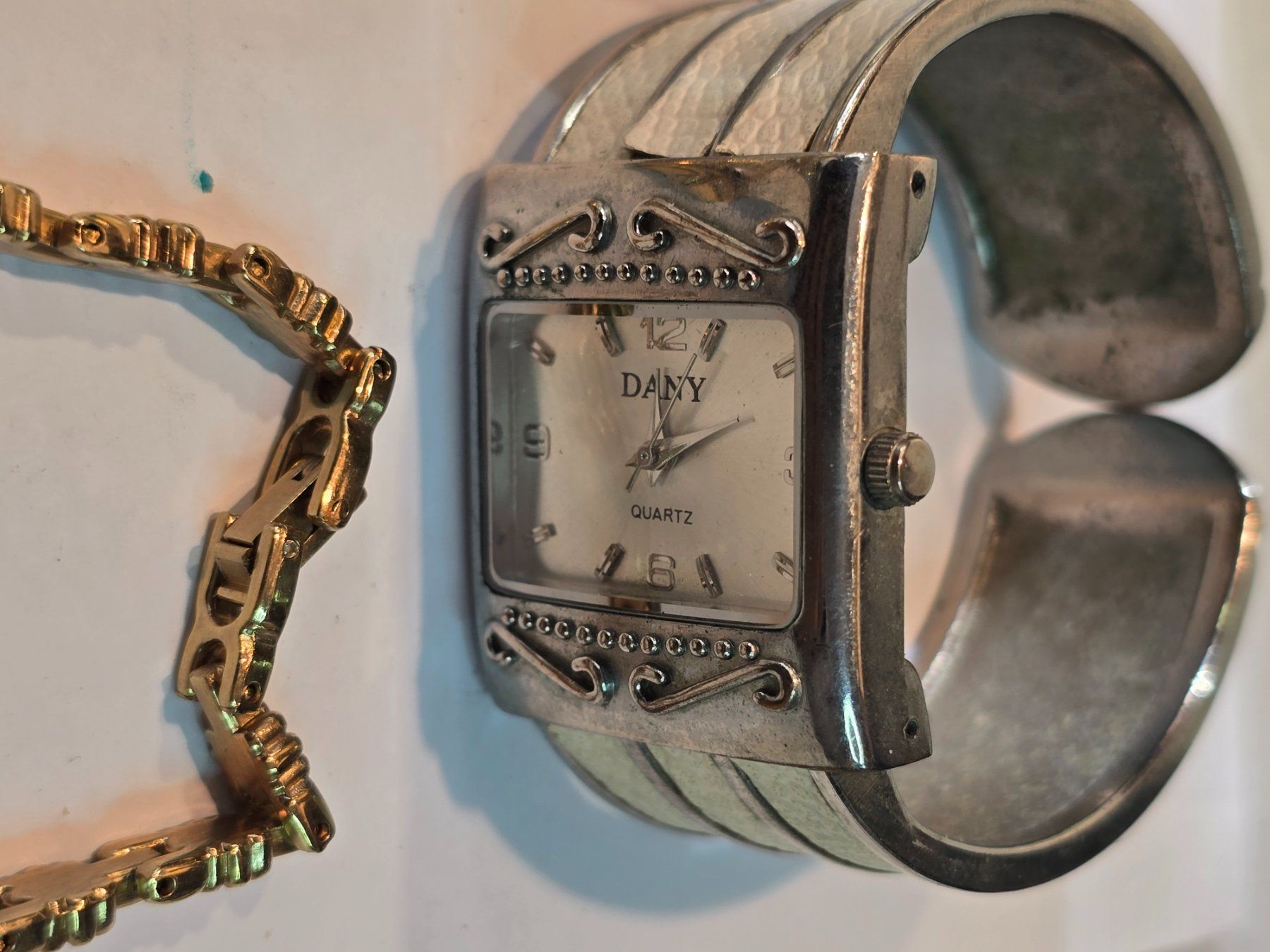 Orologi: 7 Damenuhren – Usato da Ennetbürgen venduto da 50shafali53 6