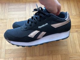 REEBOK EUR 39