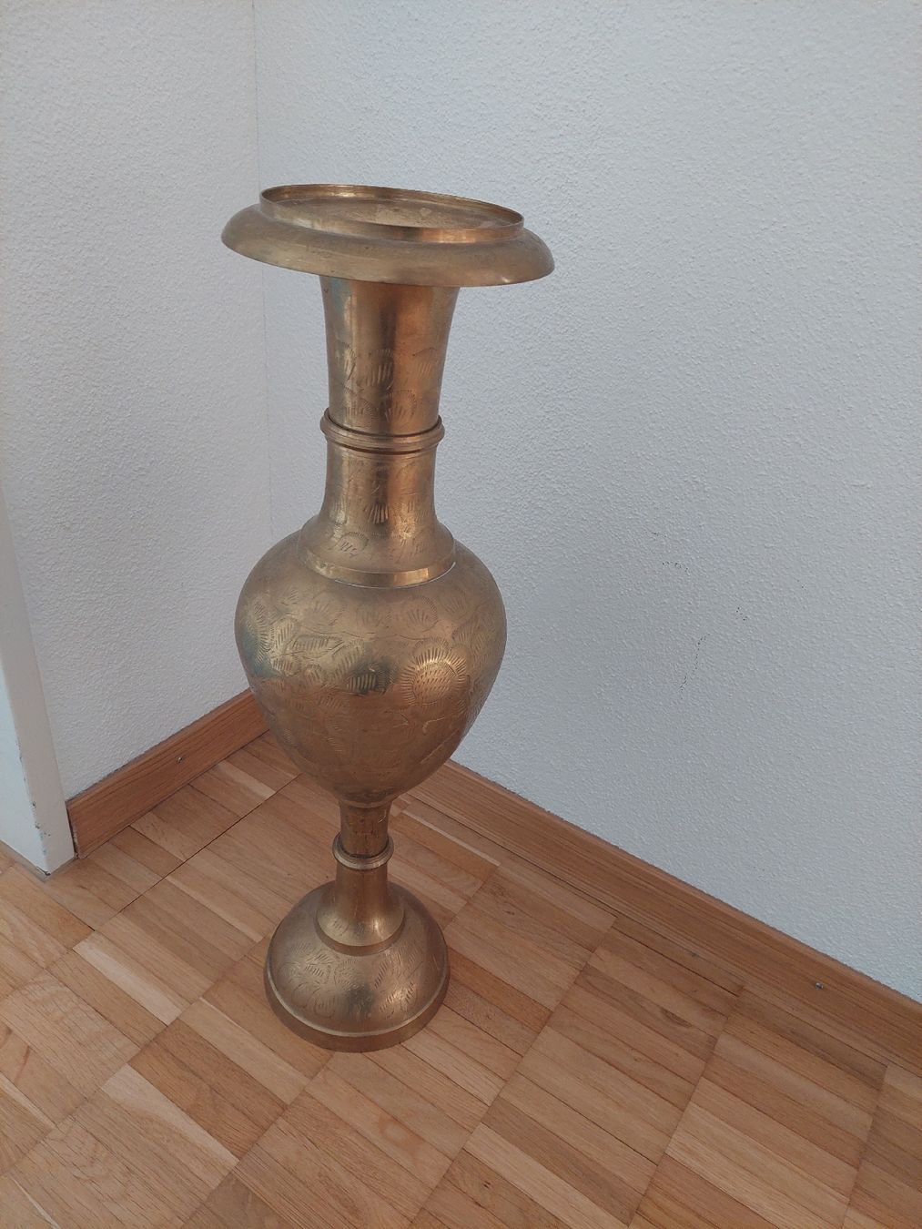 Alle Dekorationen: Grosse Blumenvase Messing Vintage Deko – Gebraucht aus Embrach von pz78