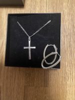 Schmuck-Set: Silberne Halskette mit Kreuz und Kreolen